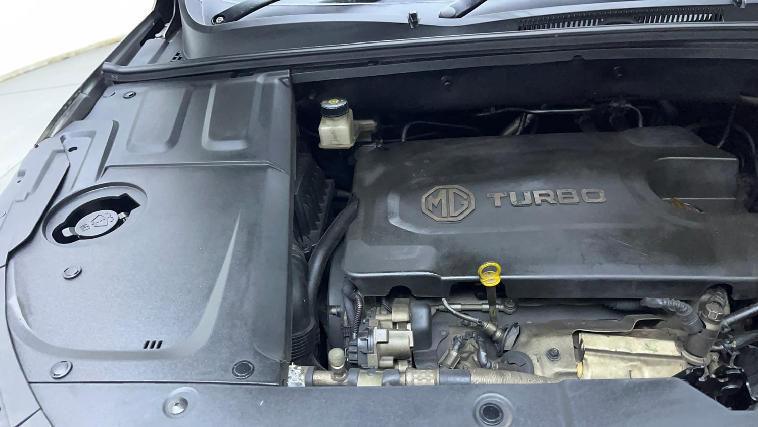 Used 2022 MG Motors Hector Plus Sharp 2.0 Diesel Turbo MT 6-STR Diesel Manual engine ENGINE RIGHT SIDE VIEW