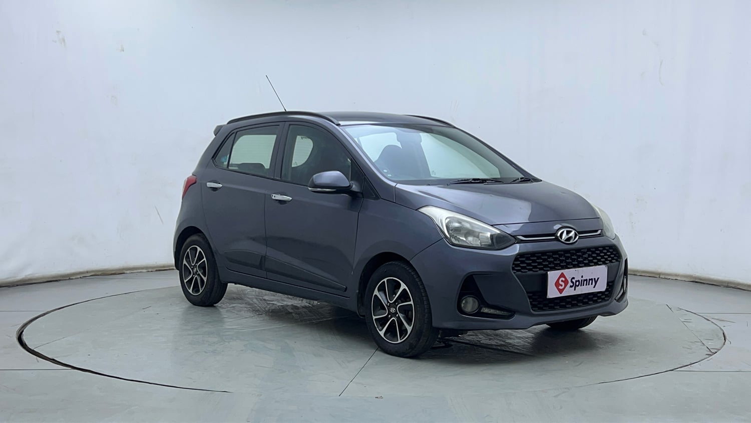 Used 2018 Hyundai Grand i10 Asta U2 1.2 CRDi Diesel Manual exterior RIGHT FRONT CORNER VIEW