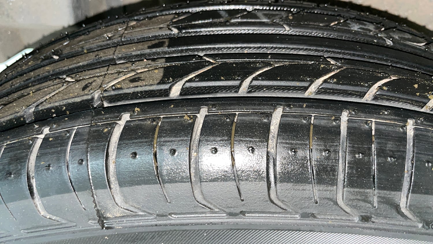 Used 2019 Maruti Suzuki Dzire VXi AMT Petrol Automatic tyres RIGHT REAR TYRE TREAD VIEW