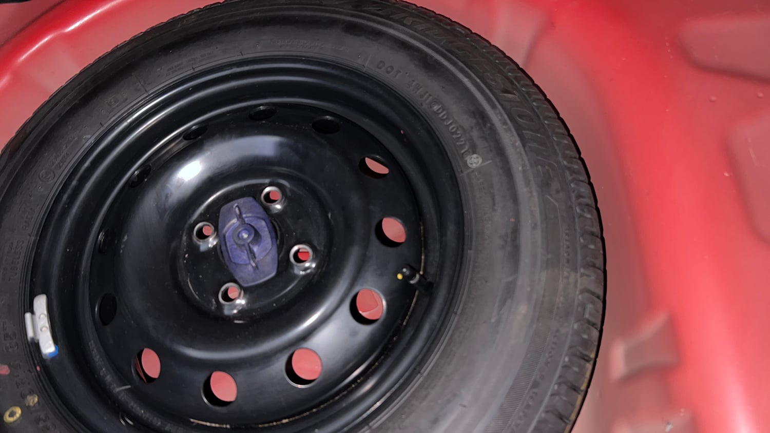 Used 2021 Maruti Suzuki Swift VXi AMT Petrol Automatic tyres SPARE TYRE VIEW