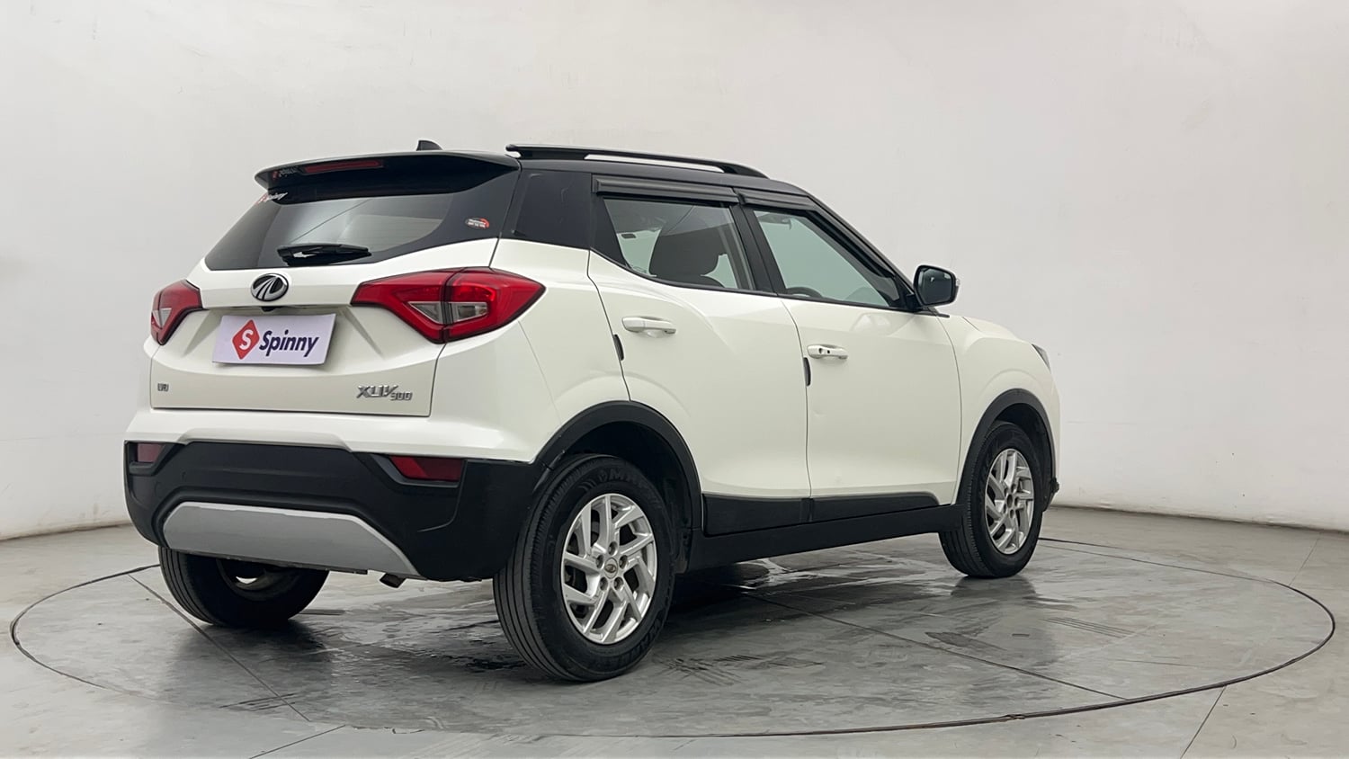 Used 2022 Mahindra XUV 300 W8 1.5 Diesel Diesel Manual exterior RIGHT REAR CORNER VIEW