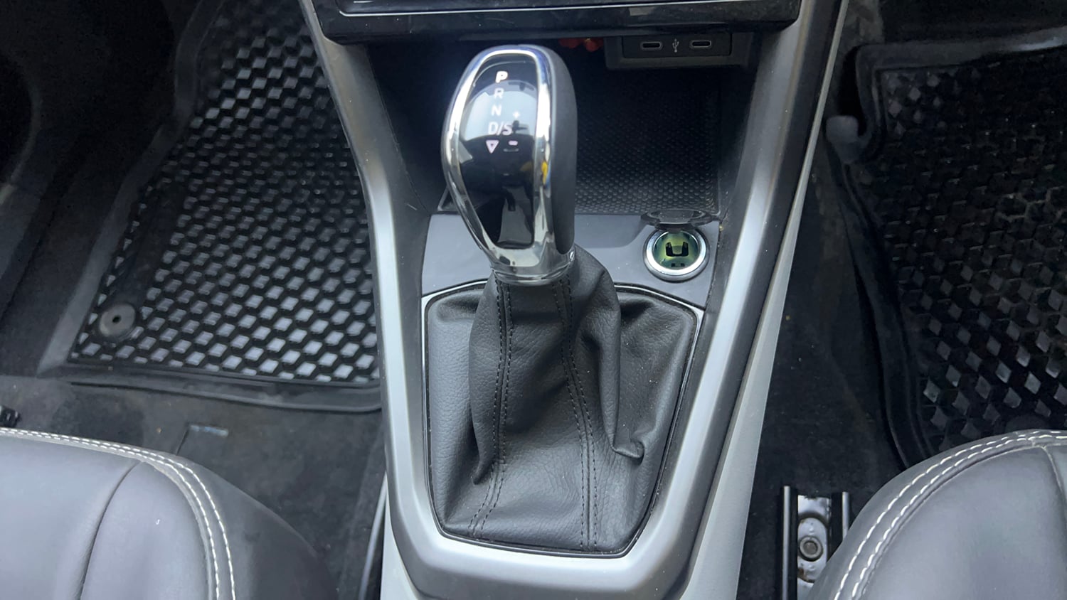 Used 2024 Skoda Kushaq Ambition 1.0 TSI AT Petrol Automatic interior GEAR  KNOB VIEW