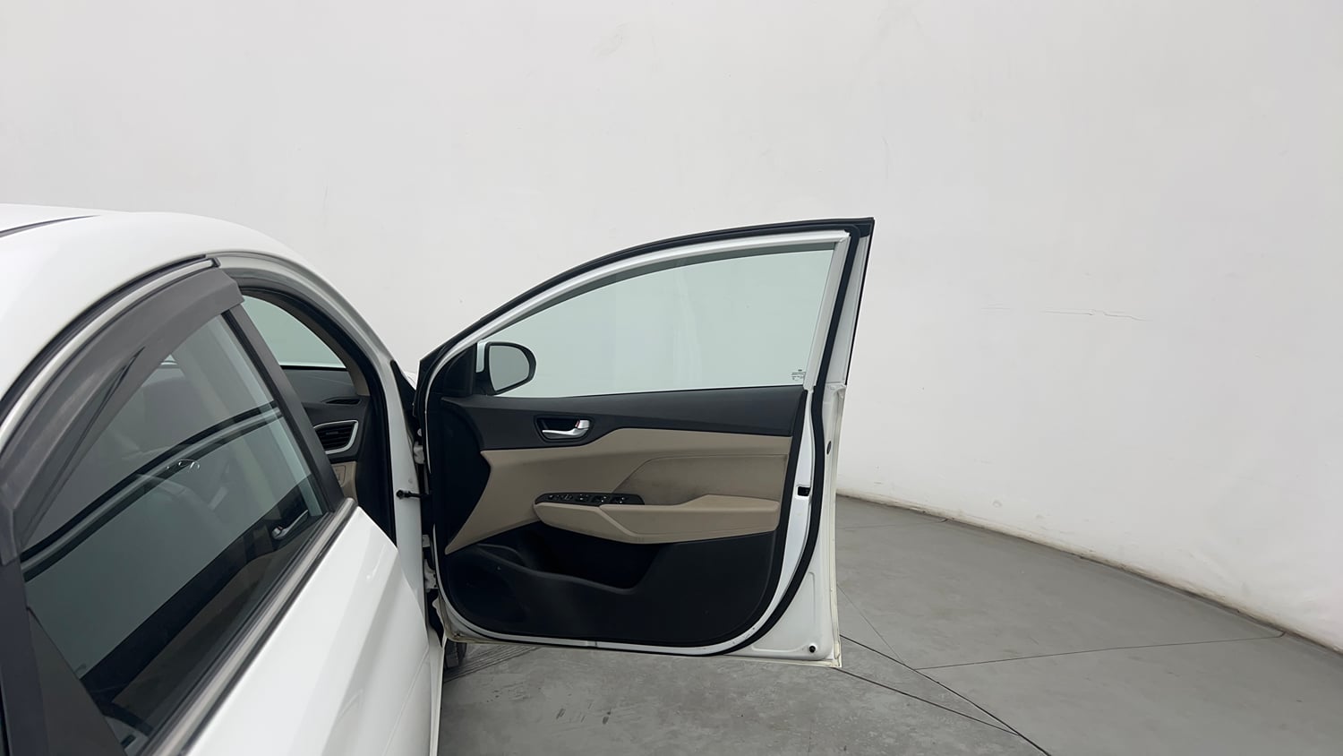 Used 2019 Hyundai Verna SX 1.6 VTVT Petrol Manual interior RIGHT FRONT DOOR OPEN VIEW