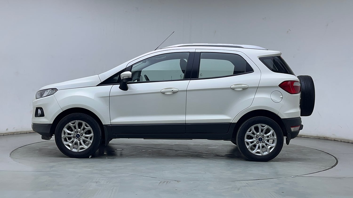 Used 2015 Ford EcoSport Titanium 1.5 TDCi (Opt) Diesel Manual exterior LEFT SIDE VIEW