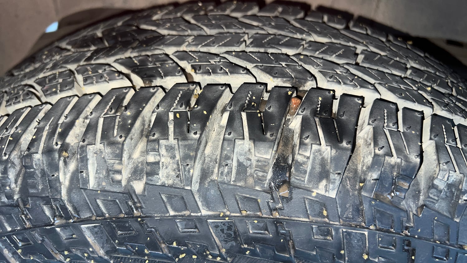Used 2020 Mahindra TUV300 T4 Plus Diesel Manual tyres RIGHT REAR TYRE TREAD VIEW