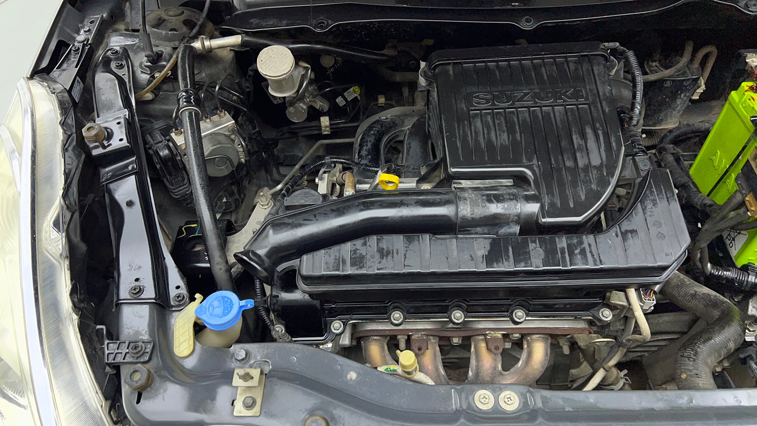 Used 2015 Maruti Suzuki Swift ZXi Petrol Manual engine ENGINE RIGHT SIDE VIEW