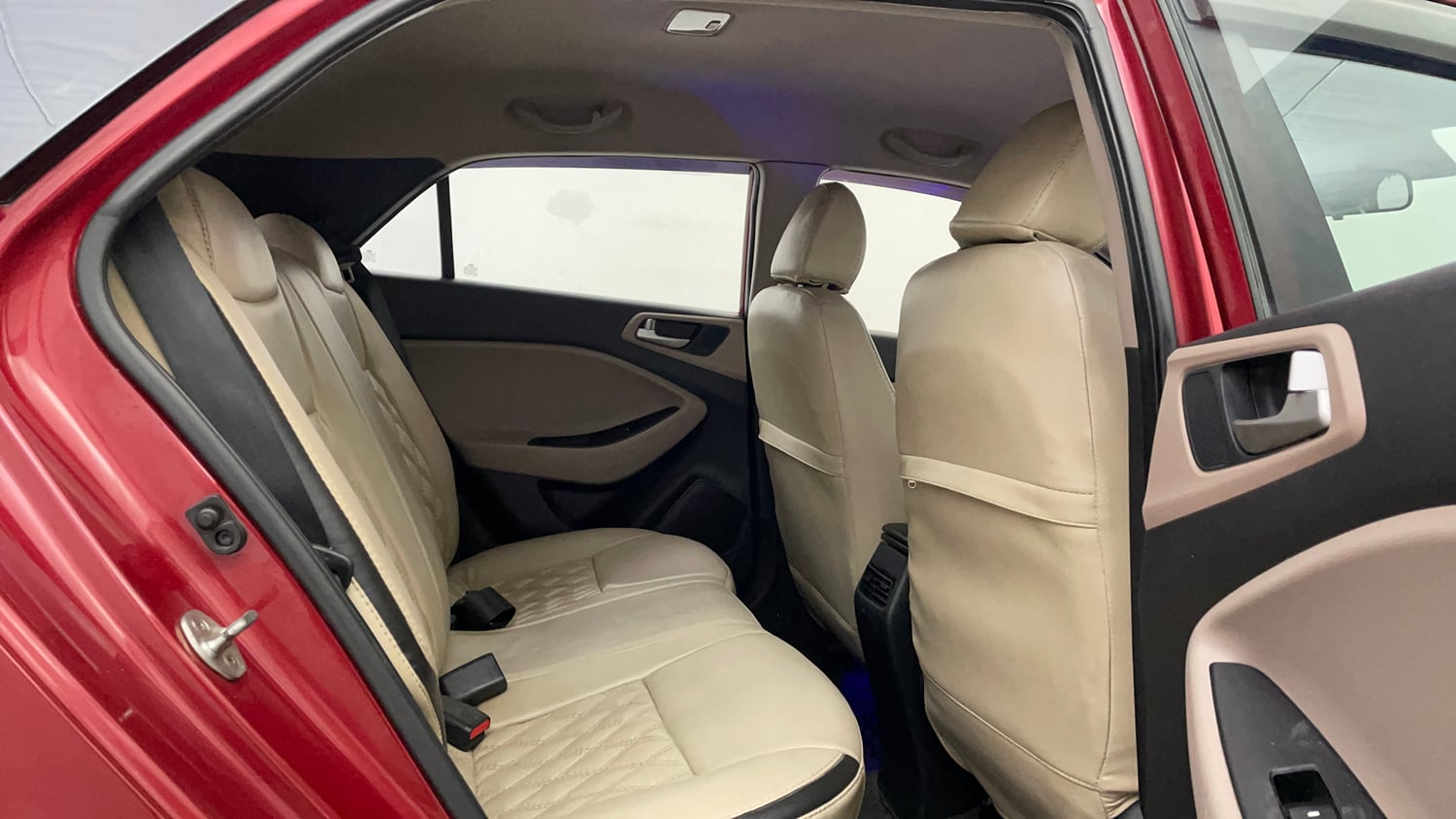 Used 2020 Hyundai Elite i20 Sportz Plus 1.2 Petrol Manual interior RIGHT SIDE REAR DOOR CABIN VIEW
