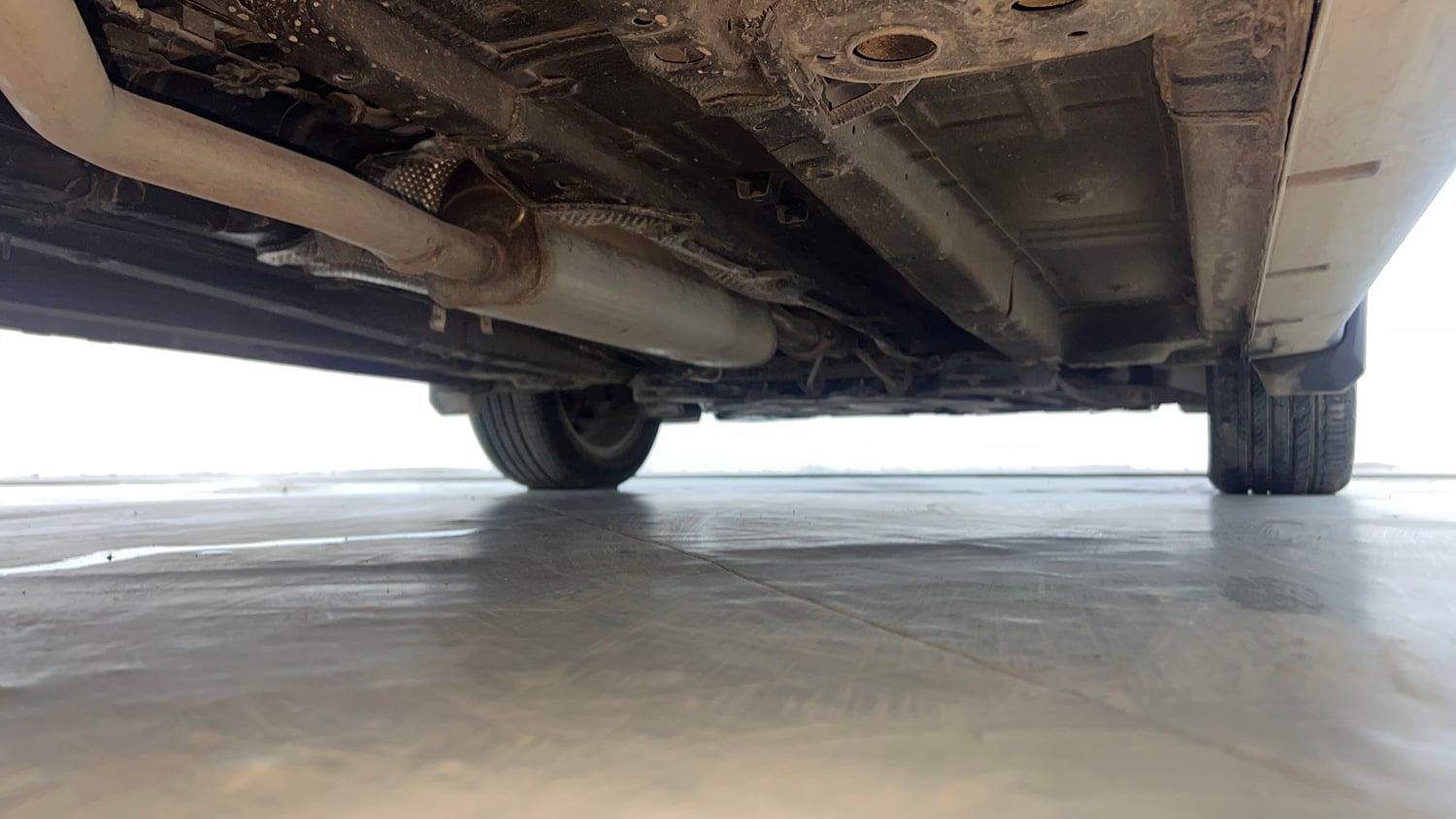 Used 2025 Mahindra XUV 3XO AX7 1.2 Petrol AT Petrol Automatic extra REAR RIGHT UNDERBODY VIEW