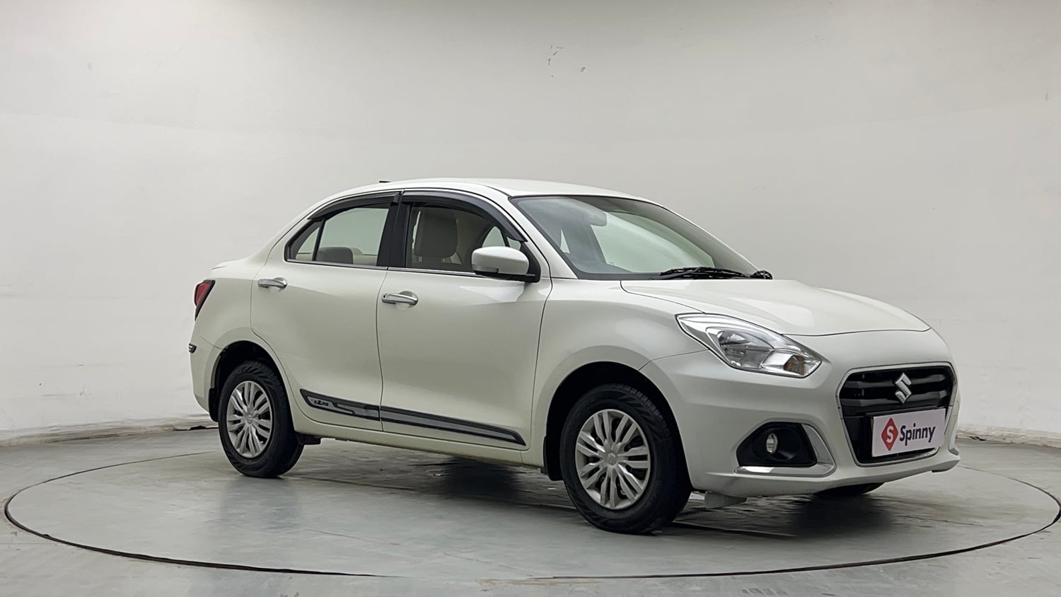 Used 2021 Maruti Suzuki Dzire VXi Petrol Manual exterior RIGHT FRONT CORNER VIEW