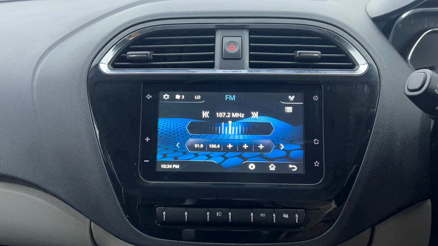 Used 2020 Tata Tiago Revotron XZ Plus Petrol Manual top_features Touch screen infotainment system