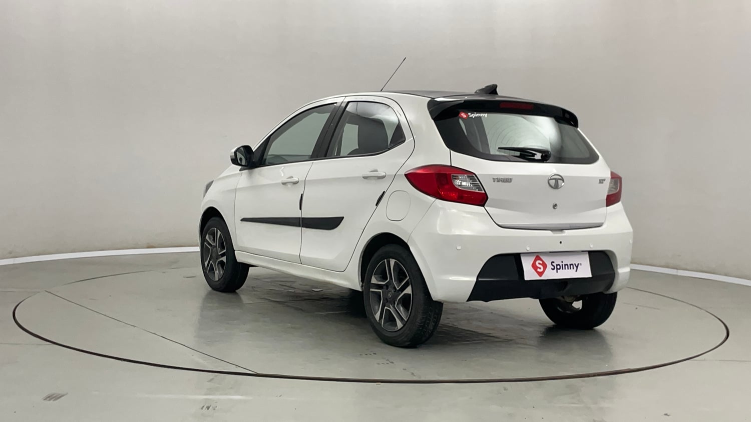 Used 2019 Tata Tiago Revotron XZ Plus Dual Tone Petrol Manual exterior LEFT REAR CORNER VIEW