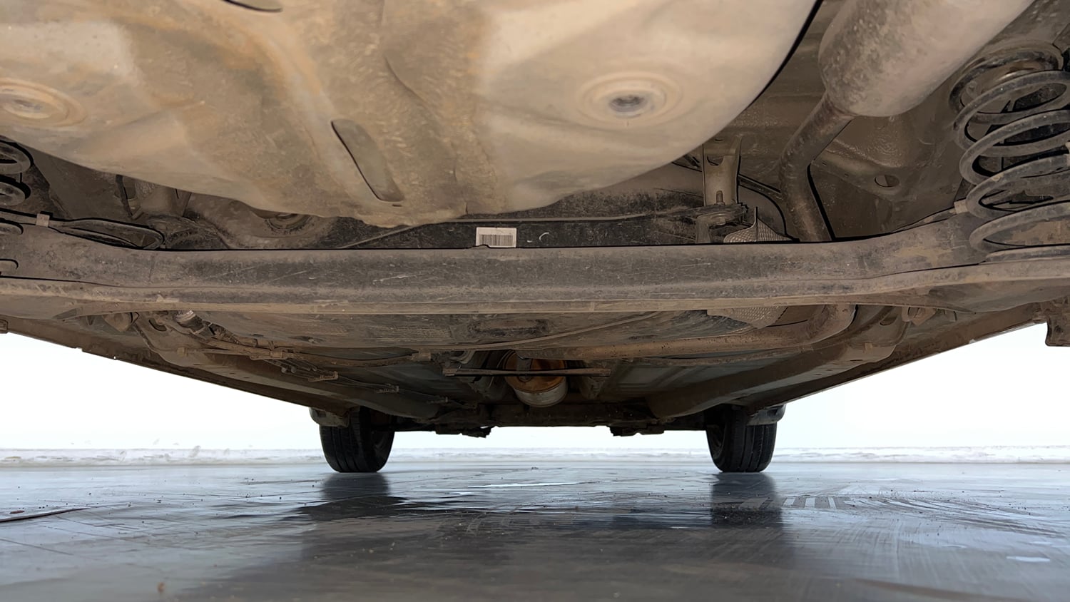 Used 2017 Maruti Suzuki Baleno Delta 1.2 Petrol Manual extra REAR UNDERBODY VIEW (TAKEN FROM REAR)