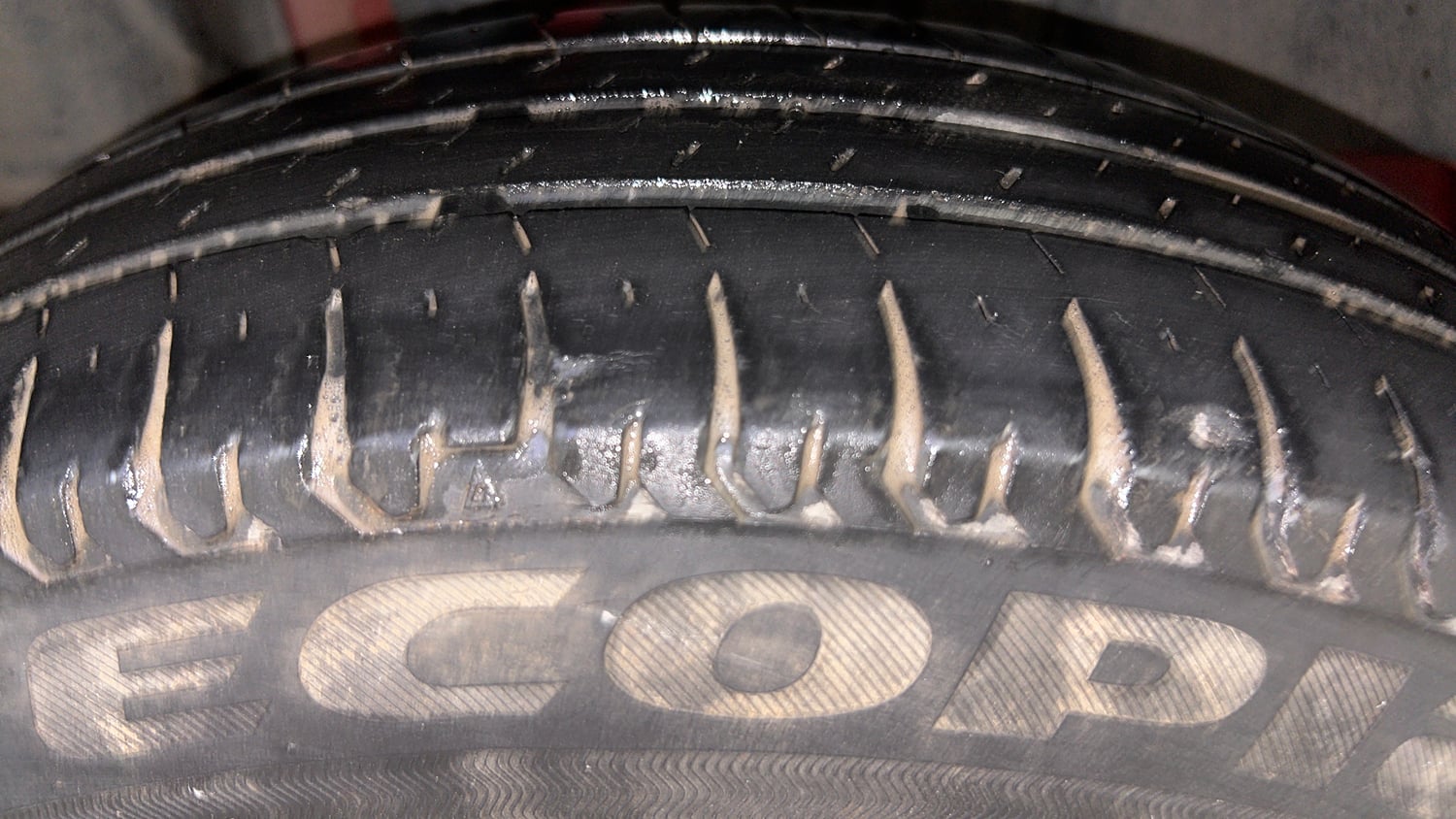 Used 2021 Maruti Suzuki Swift VXi AMT Petrol Automatic tyres RIGHT REAR TYRE TREAD VIEW
