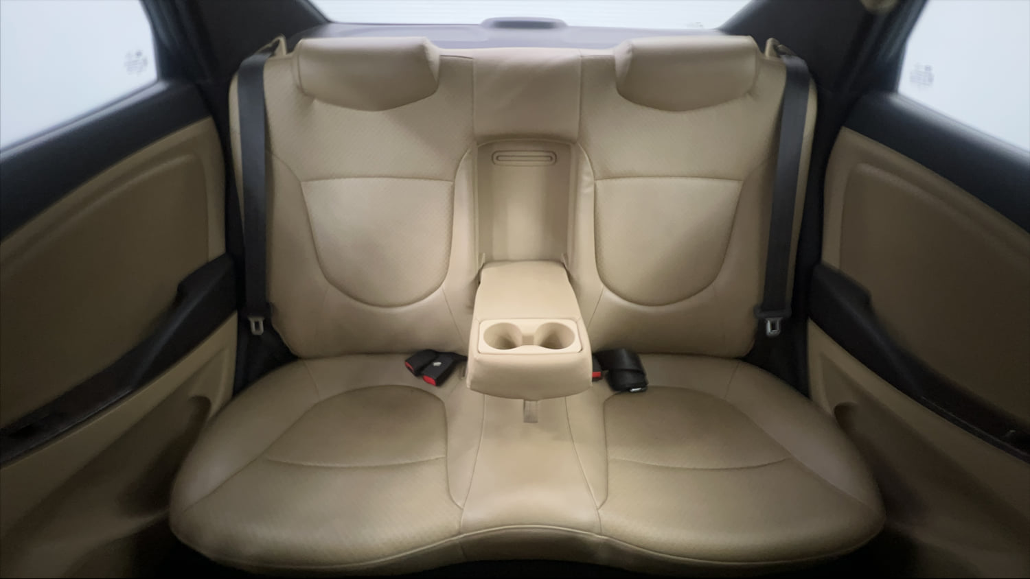 Used 2015 Hyundai Fluidic Verna 4S 1.6 VTVT SX Petrol Manual interior REAR SEAT CONDITION VIEW