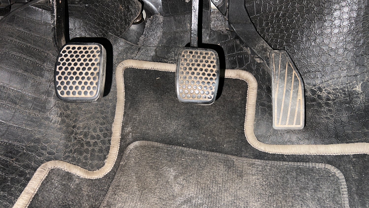 Used 2017 Maruti Suzuki Alto 800 LXi (O) Petrol Manual interior PEDALS VIEW