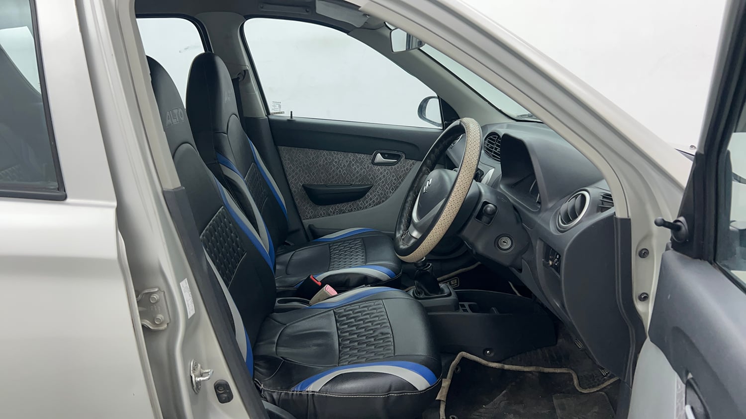 Used 2017 Maruti Suzuki Alto 800 LXi (O) Petrol Manual interior RIGHT SIDE FRONT DOOR CABIN VIEW