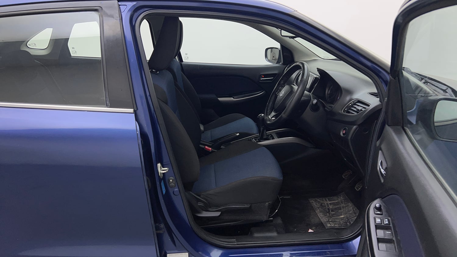 Used 2019 Maruti Suzuki Baleno Zeta Petrol Manual interior RIGHT SIDE FRONT DOOR CABIN VIEW