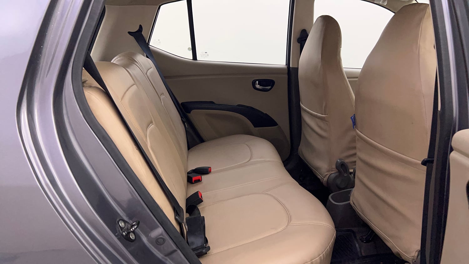 Used 2015 Hyundai i10 Sportz 1.1 iRDE2 Petrol Manual interior RIGHT SIDE REAR DOOR CABIN VIEW