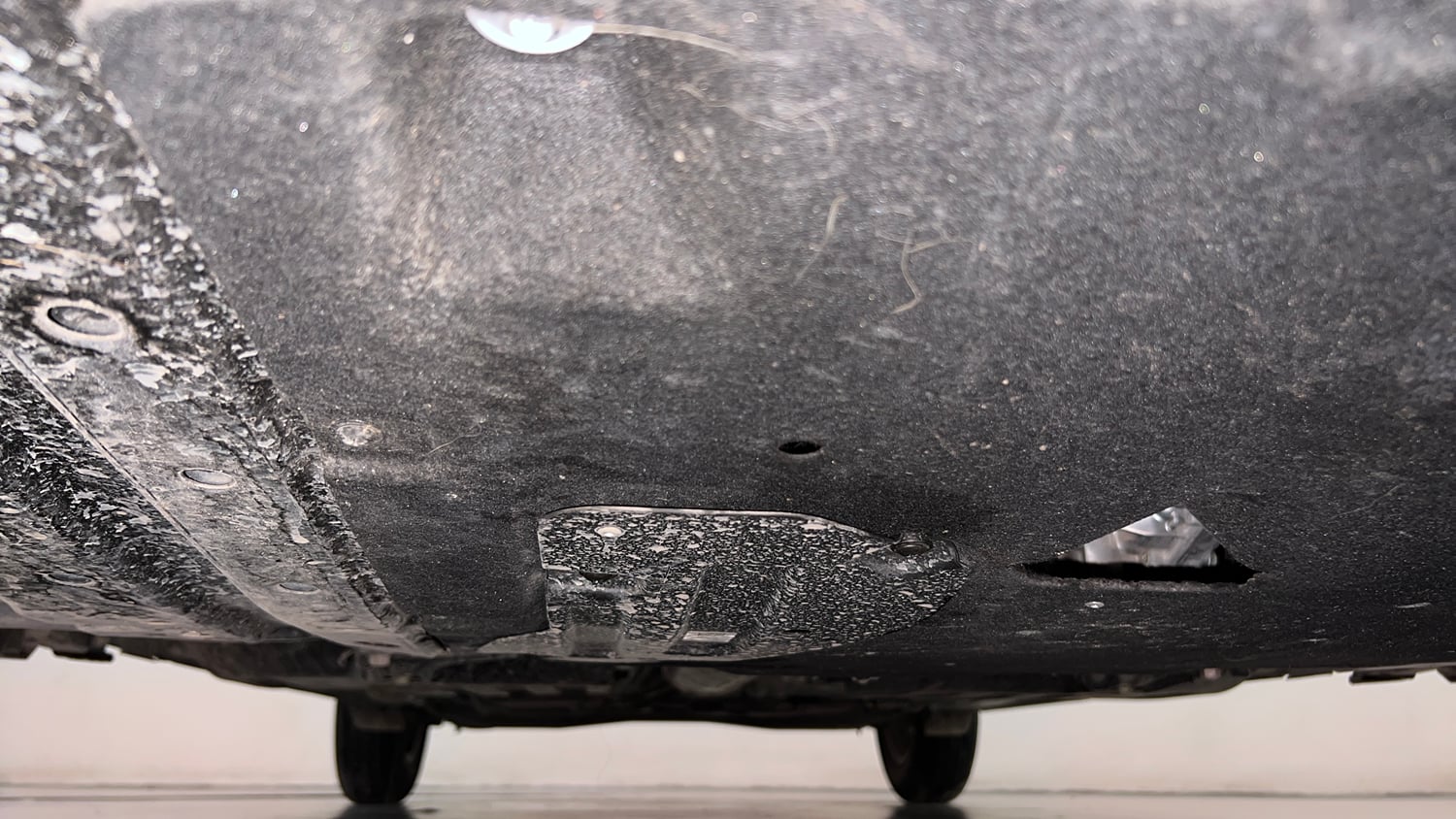 Used 2026 Maruti Suzuki Swift VXi (O) Petrol Manual extra FRONT LEFT UNDERBODY VIEW