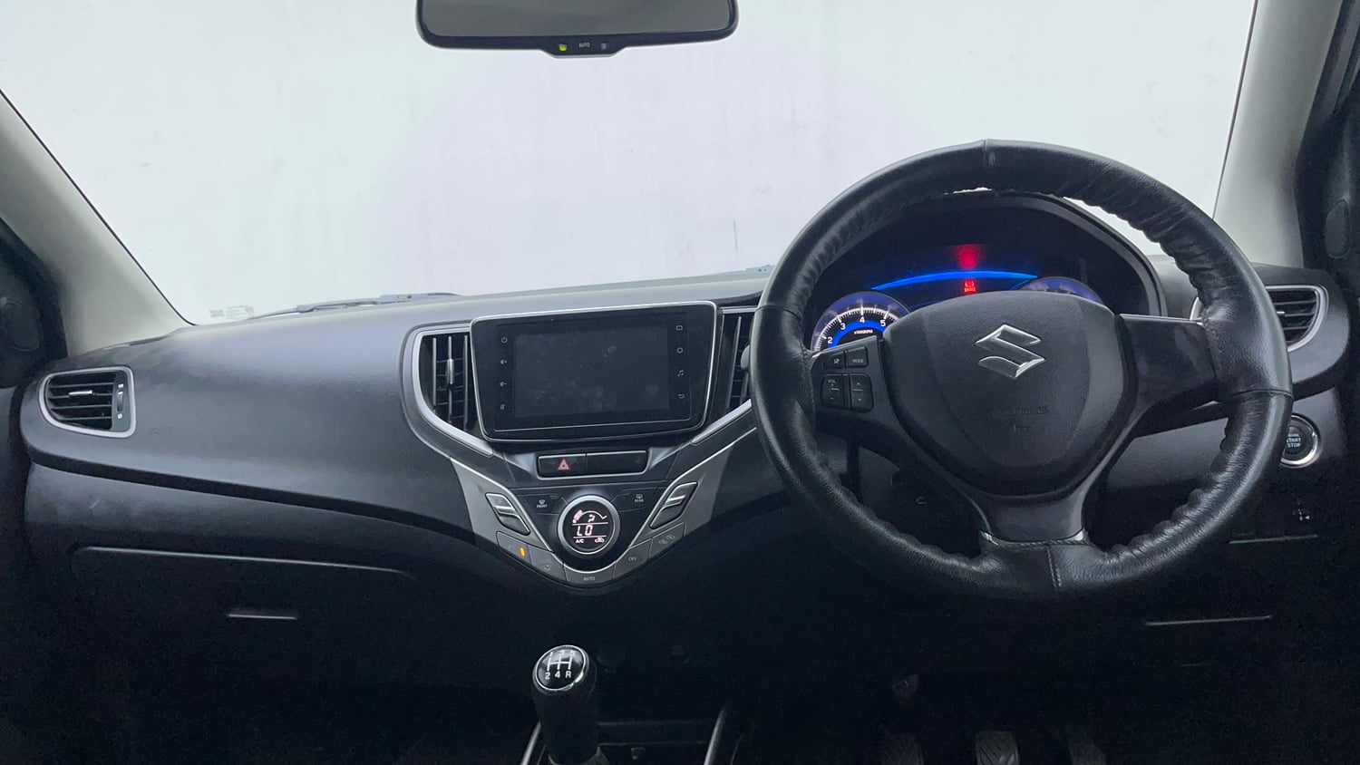 Used 2022 Maruti Suzuki Baleno Zeta Petrol Manual interior DASHBOARD VIEW