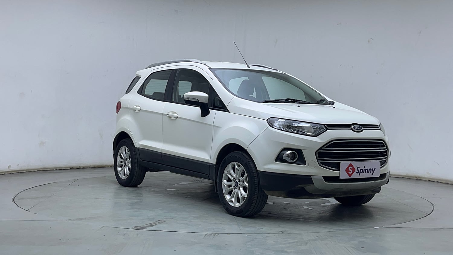 Used 2015 Ford EcoSport Titanium 1.5 TDCi (Opt) Diesel Manual exterior RIGHT FRONT CORNER VIEW
