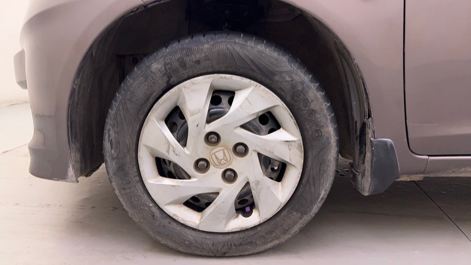 Used 2013 Honda Amaze 1.5 S i-DTEC Diesel Manual tyres LEFT FRONT TYRE RIM VIEW
