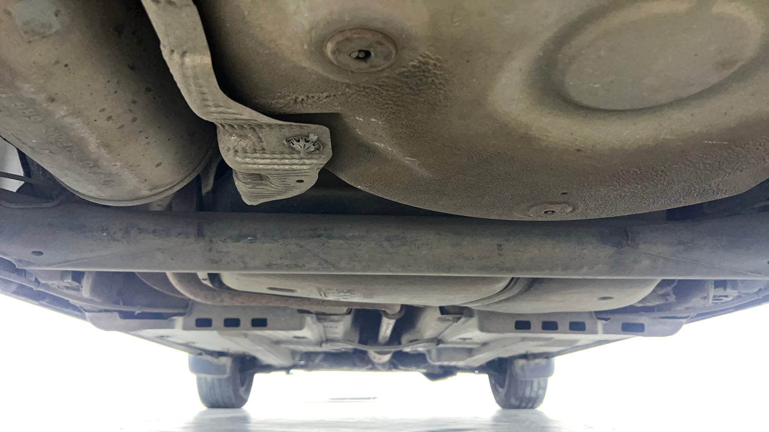 Used 2014 Volkswagen Polo Comfortline 1.2L (P) Petrol Manual extra REAR UNDERBODY VIEW (TAKEN FROM REAR)