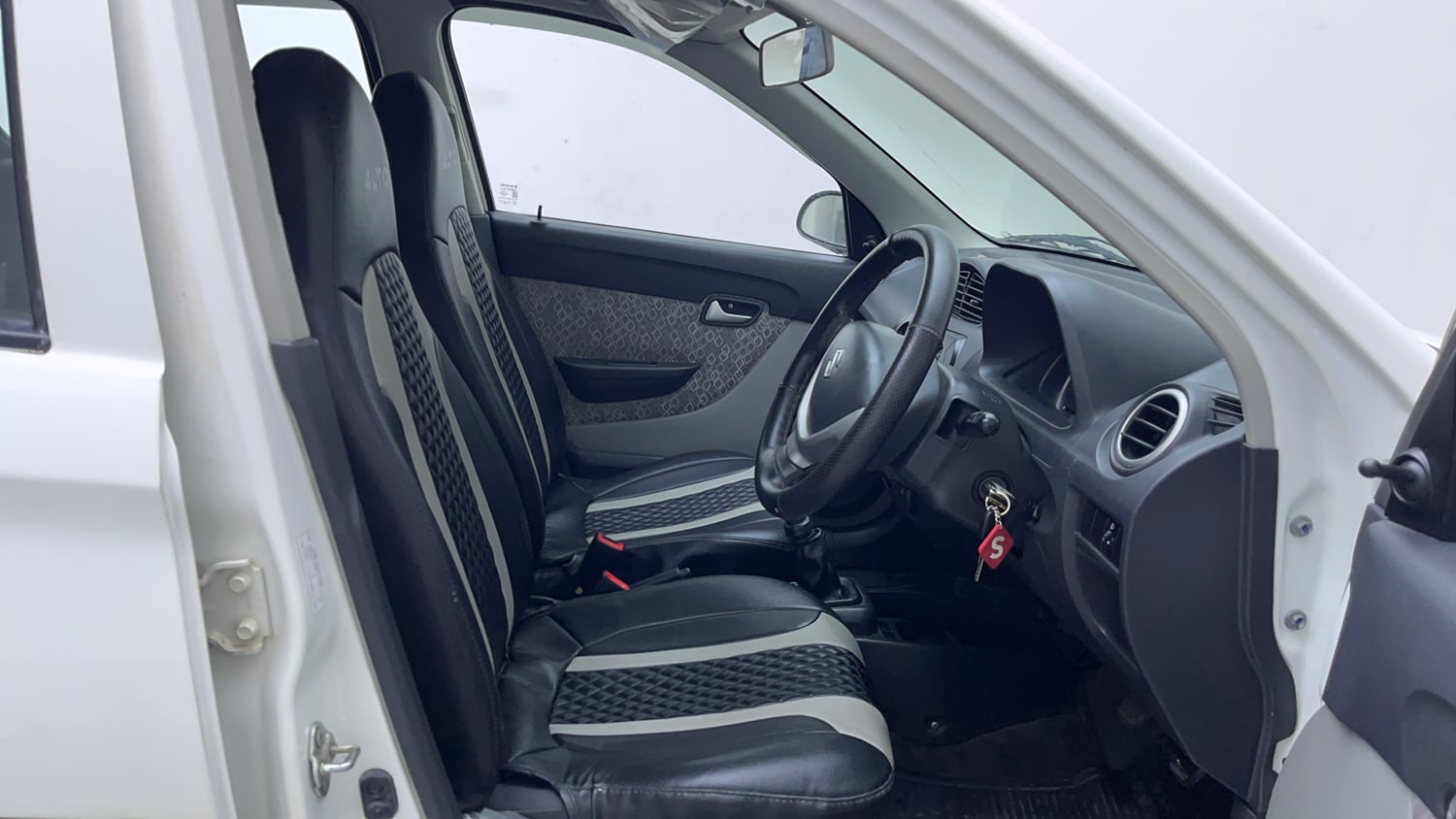 Used 2017 Maruti Suzuki Alto 800 VXi (O) Petrol Manual interior RIGHT SIDE FRONT DOOR CABIN VIEW