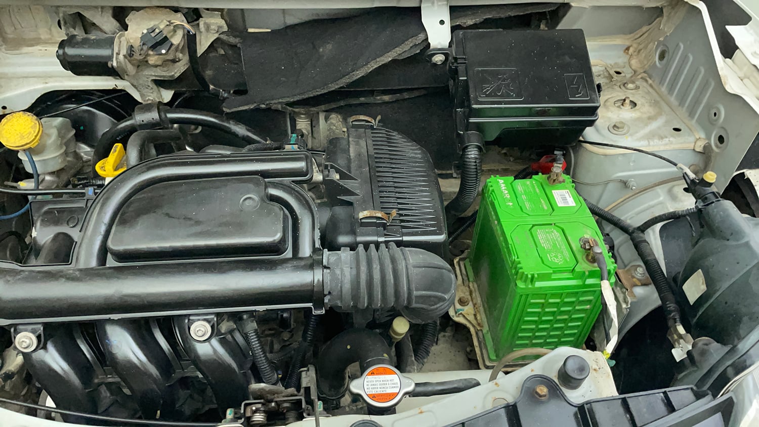Used 2016 Renault Kwid RXT Petrol Manual engine ENGINE LEFT SIDE VIEW