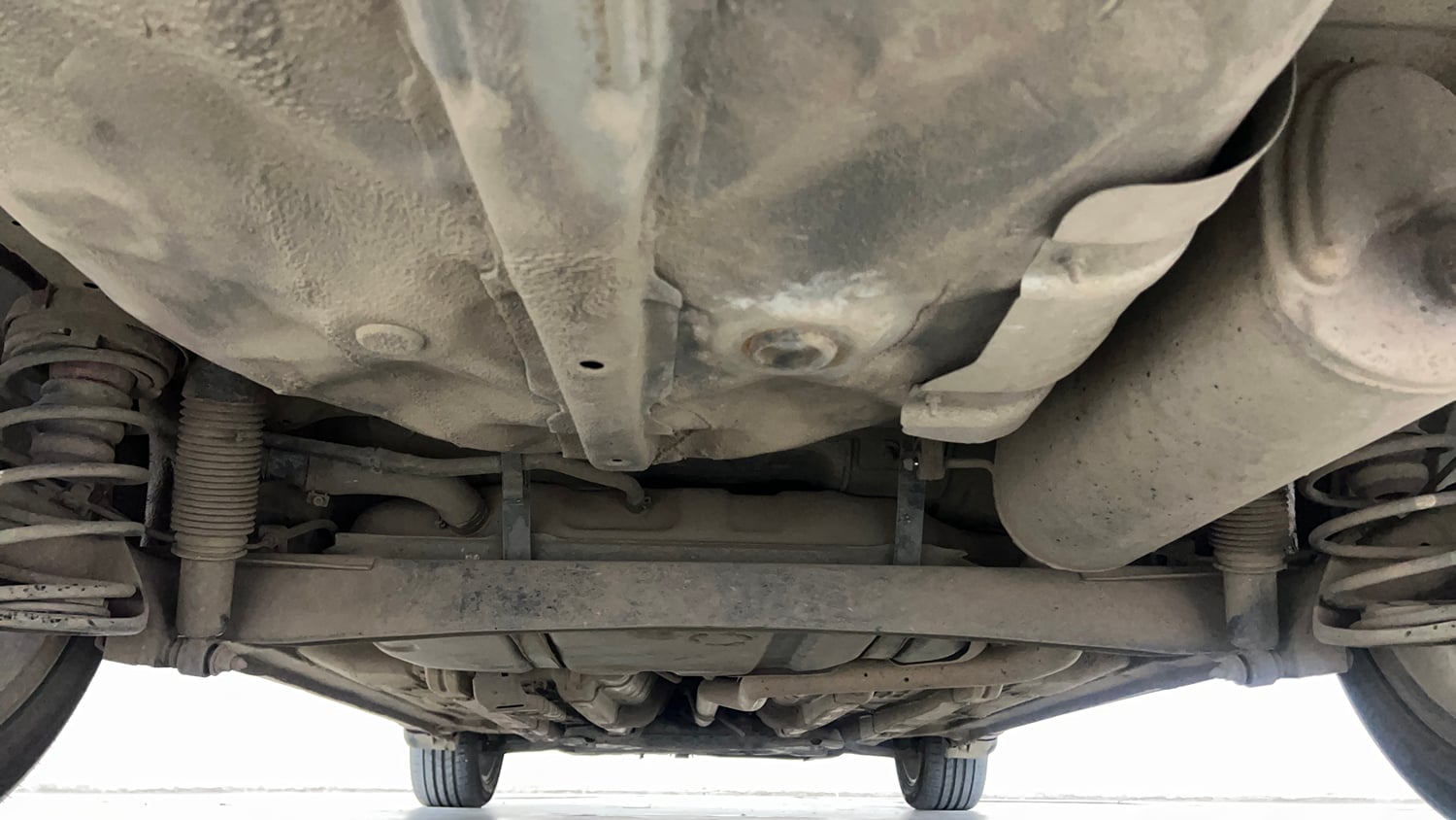 Used 2016 Hyundai Verna 1.6 CRDI SX Diesel Manual extra REAR UNDERBODY VIEW (TAKEN FROM REAR)
