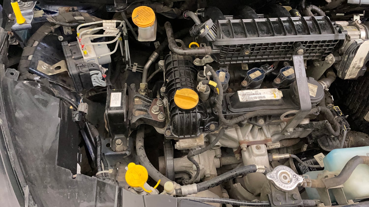 Used 2023 Tata Altroz XZ Plus (S) Petrol Manual engine ENGINE RIGHT SIDE VIEW
