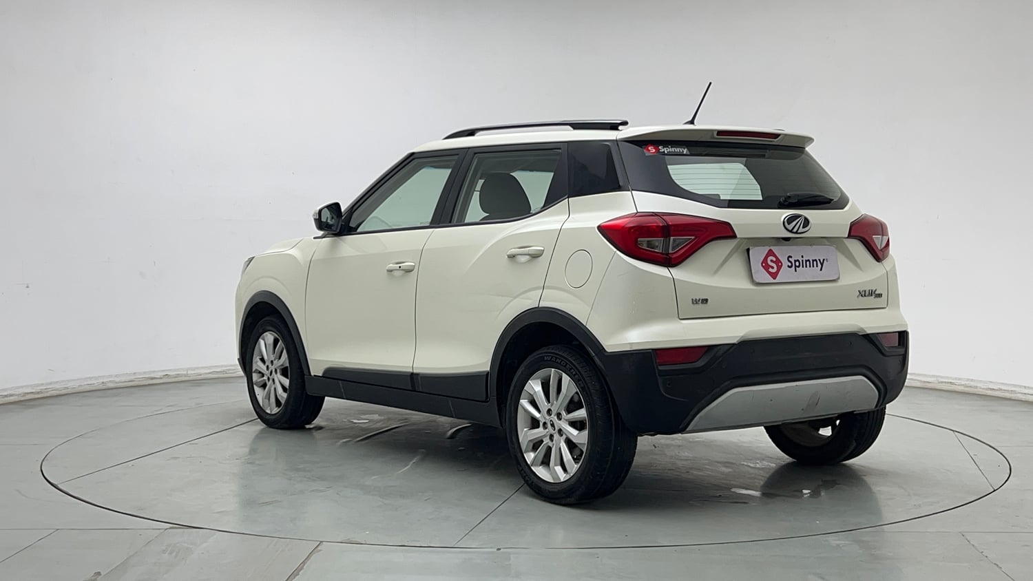 Used 2021 Mahindra XUV 300 W8 1.2 Petrol Petrol Manual exterior LEFT REAR CORNER VIEW