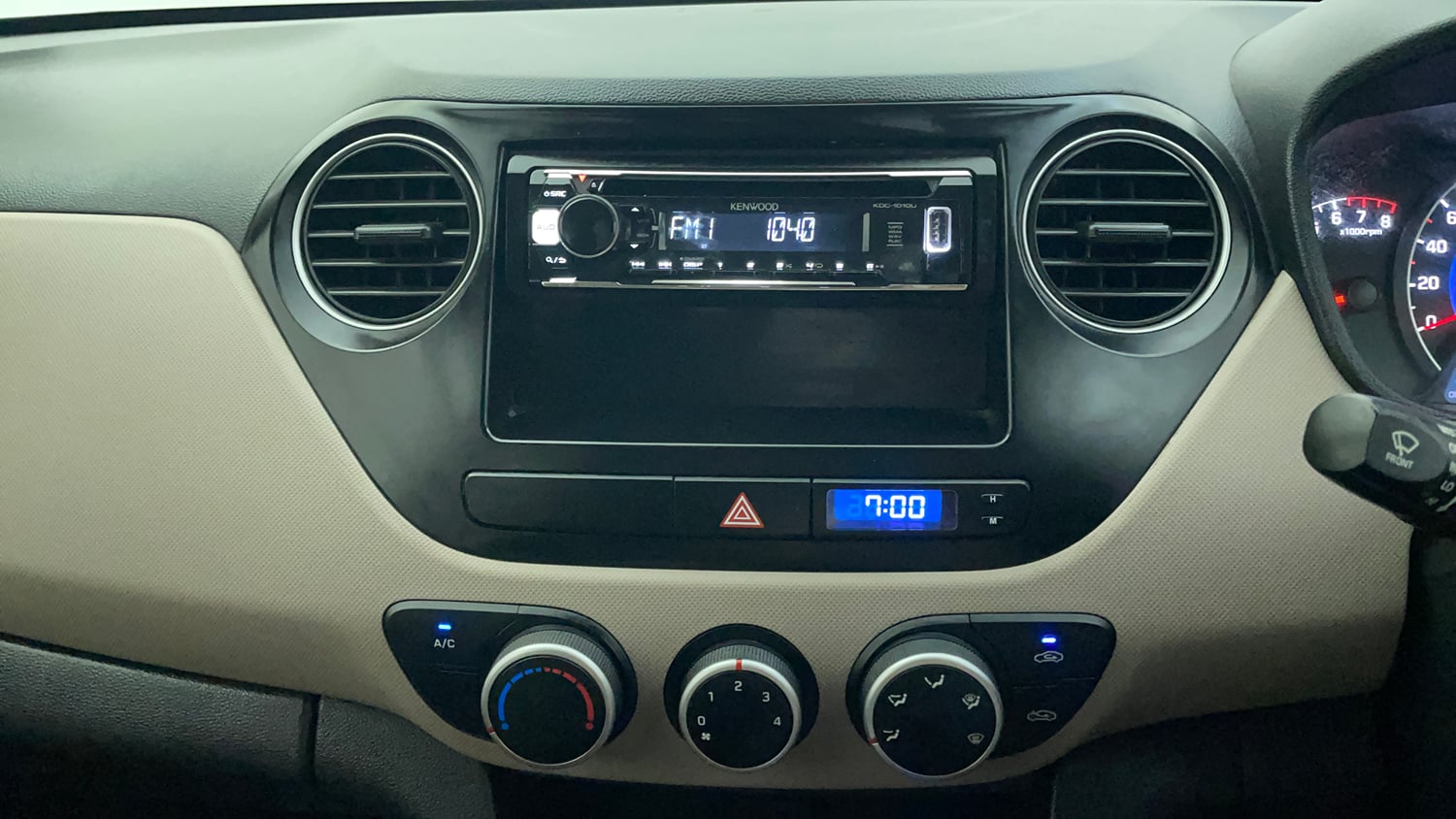 Used 2016 Hyundai Grand i10 Magna AT 1.2 Kappa VTVT Petrol Automatic interior MUSIC SYSTEM & AC CONTROL VIEW