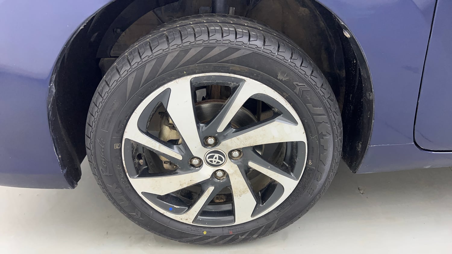 Used 2023 Toyota Glanza G Petrol Manual tyres LEFT FRONT TYRE RIM VIEW