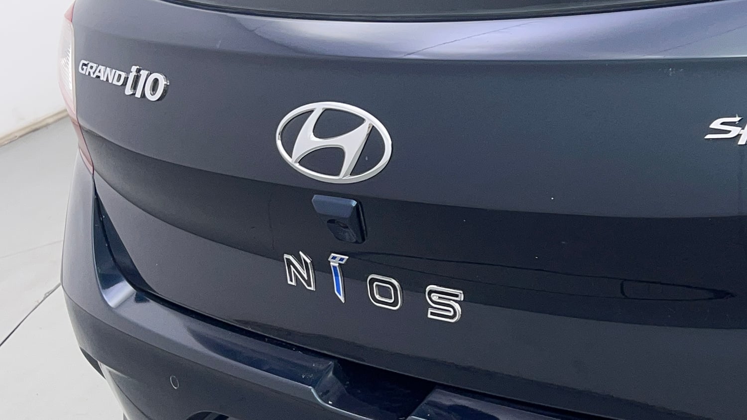 Used 2022 Hyundai Grand i10 Nios Sportz 1.2 Kappa VTVT Petrol Manual dents MINOR DENT