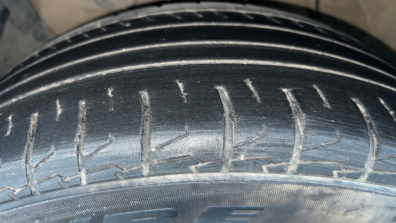 Used 2023 Hyundai Creta SX 1.5 Petrol Petrol Manual tyres LEFT FRONT TYRE TREAD VIEW