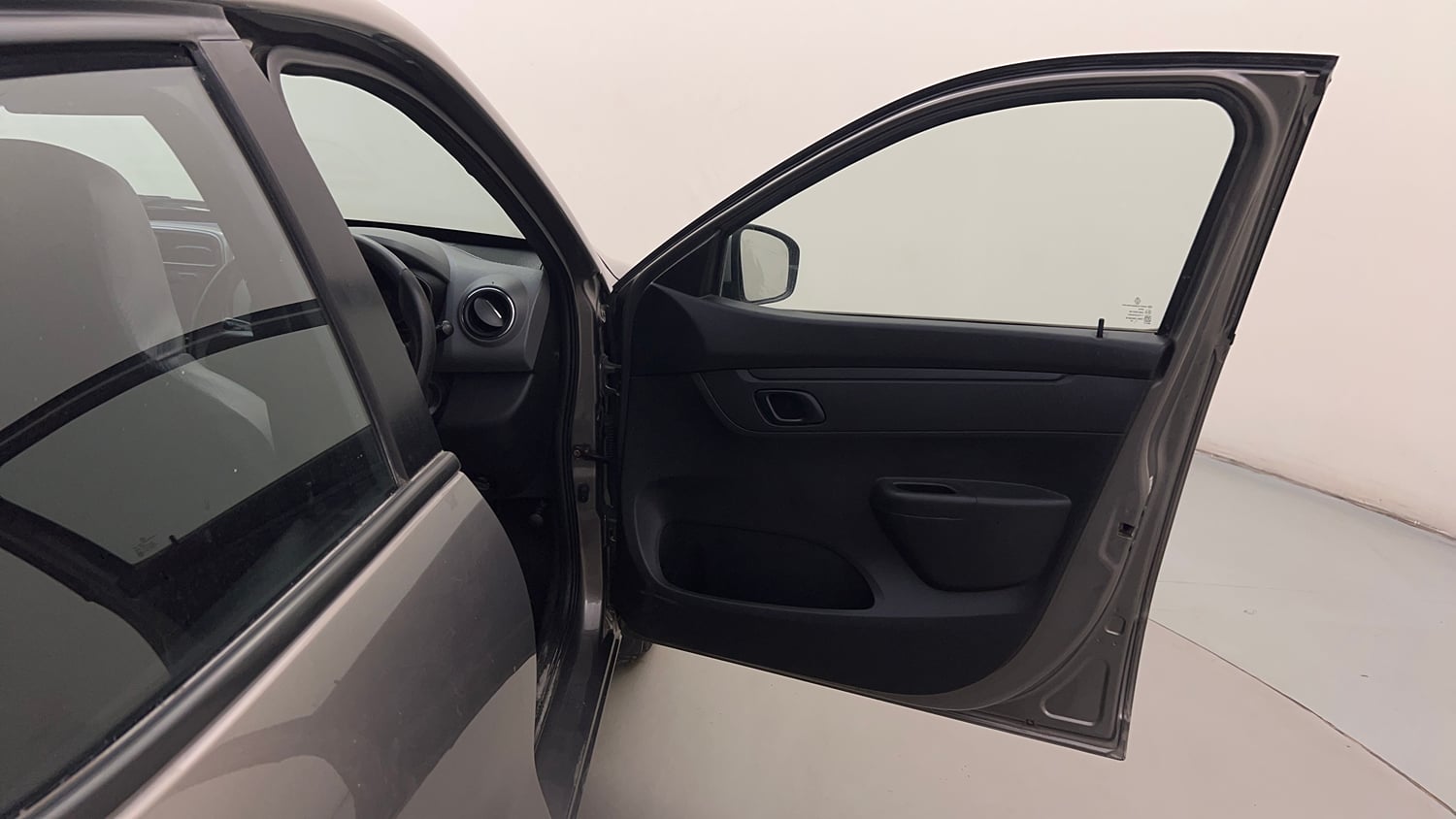 Used 2018 Renault Kwid 1.0 RXT AMT Opt Petrol Automatic interior RIGHT FRONT DOOR OPEN VIEW