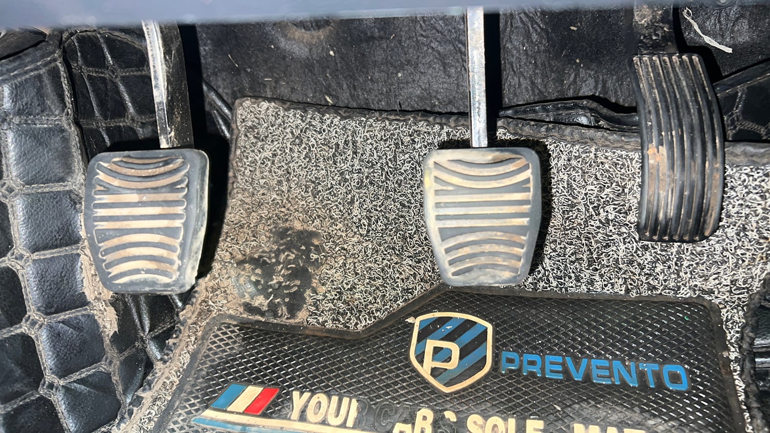 Used 2021 mahindra Thar LX Hard Top Petrol MT 4WD Petrol Manual interior PEDALS VIEW