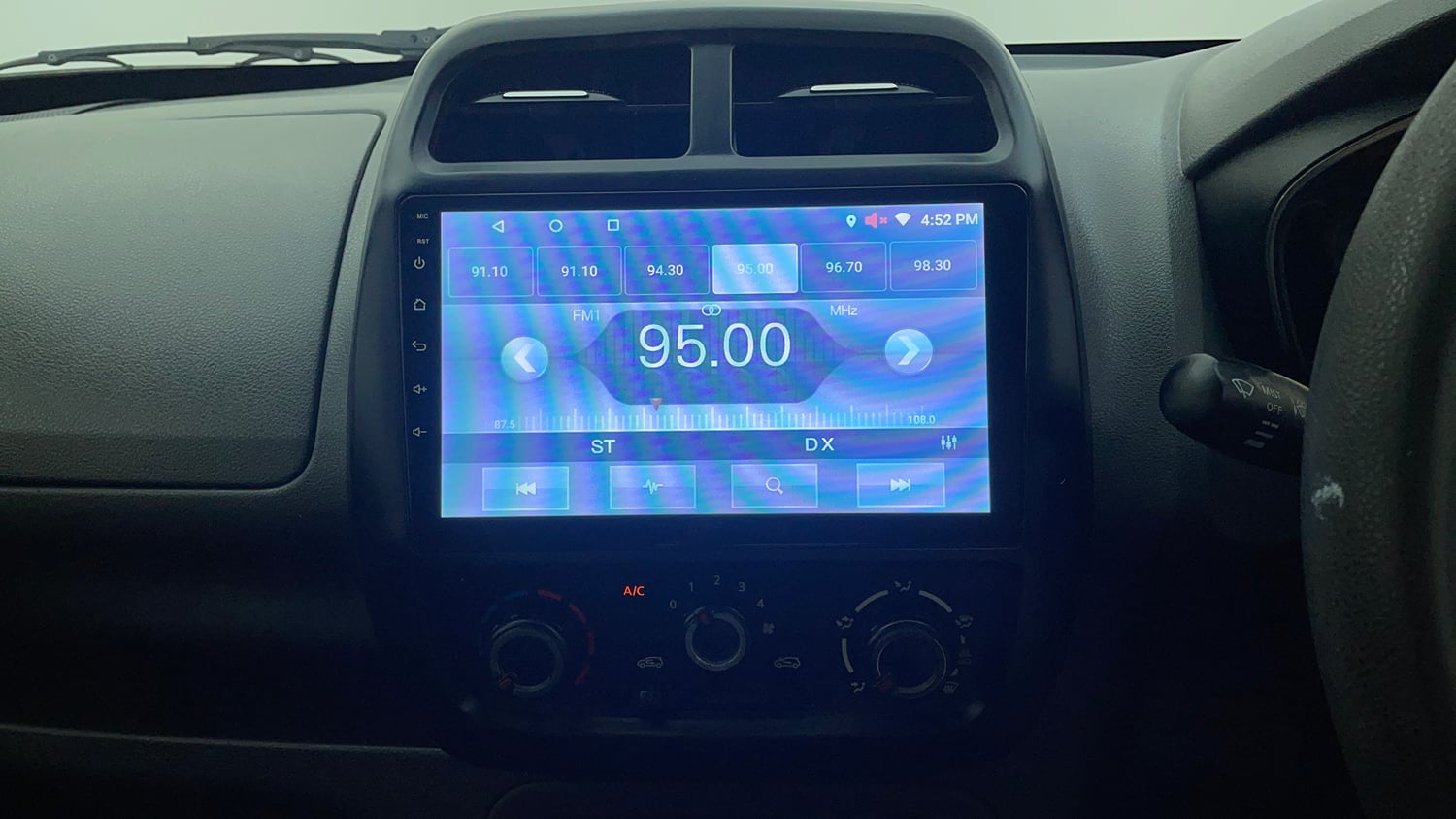 Used 2016 Renault Kwid RXT Petrol Manual interior MUSIC SYSTEM & AC CONTROL VIEW