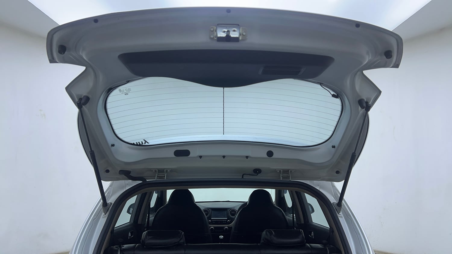 Used 2018 Hyundai Grand i10 Asta 1.2 Kappa VTVT Petrol Manual interior DICKY DOOR OPEN VIEW