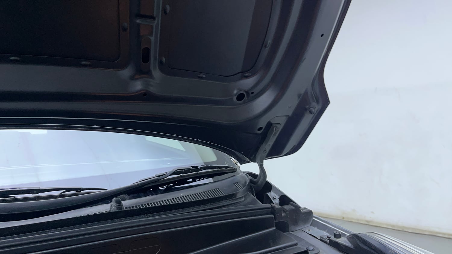 Used 2018 Hyundai Creta SX 1.6 CRDI (O) Diesel Manual engine ENGINE LEFT SIDE HINGE & APRON VIEW