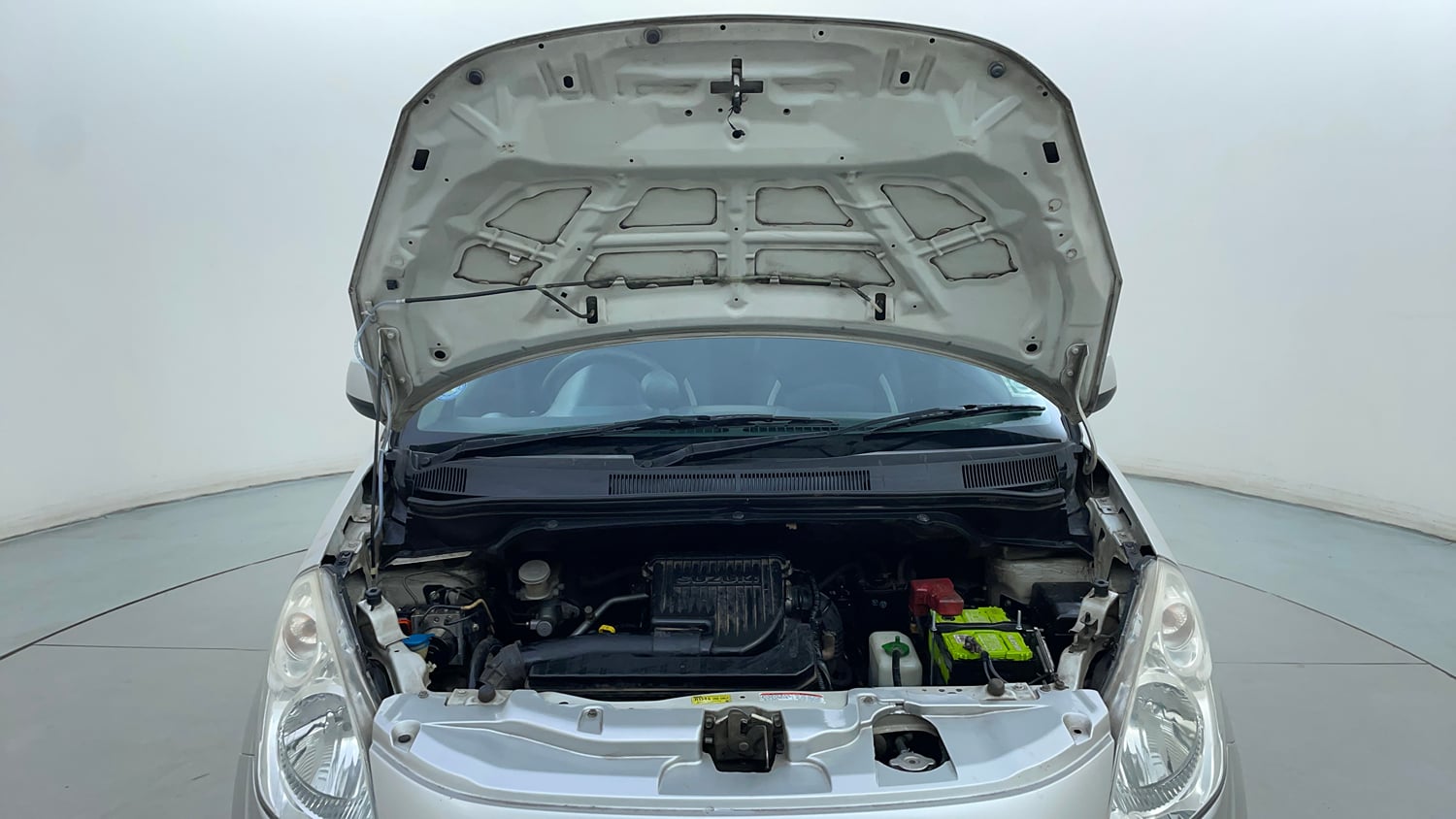 Used 2015 Maruti Suzuki Ritz Zxi BS-IV Petrol Manual engine ENGINE & BONNET OPEN FRONT VIEW