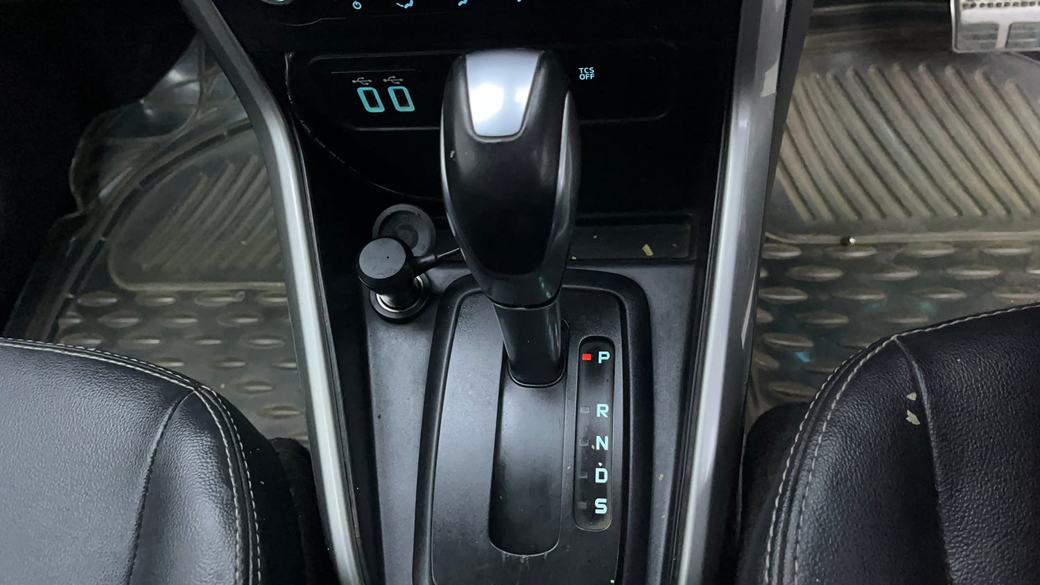 Used 2019 Ford EcoSport Titanium + 1.5L Ti-VCT AT Petrol Automatic interior GEAR  KNOB VIEW