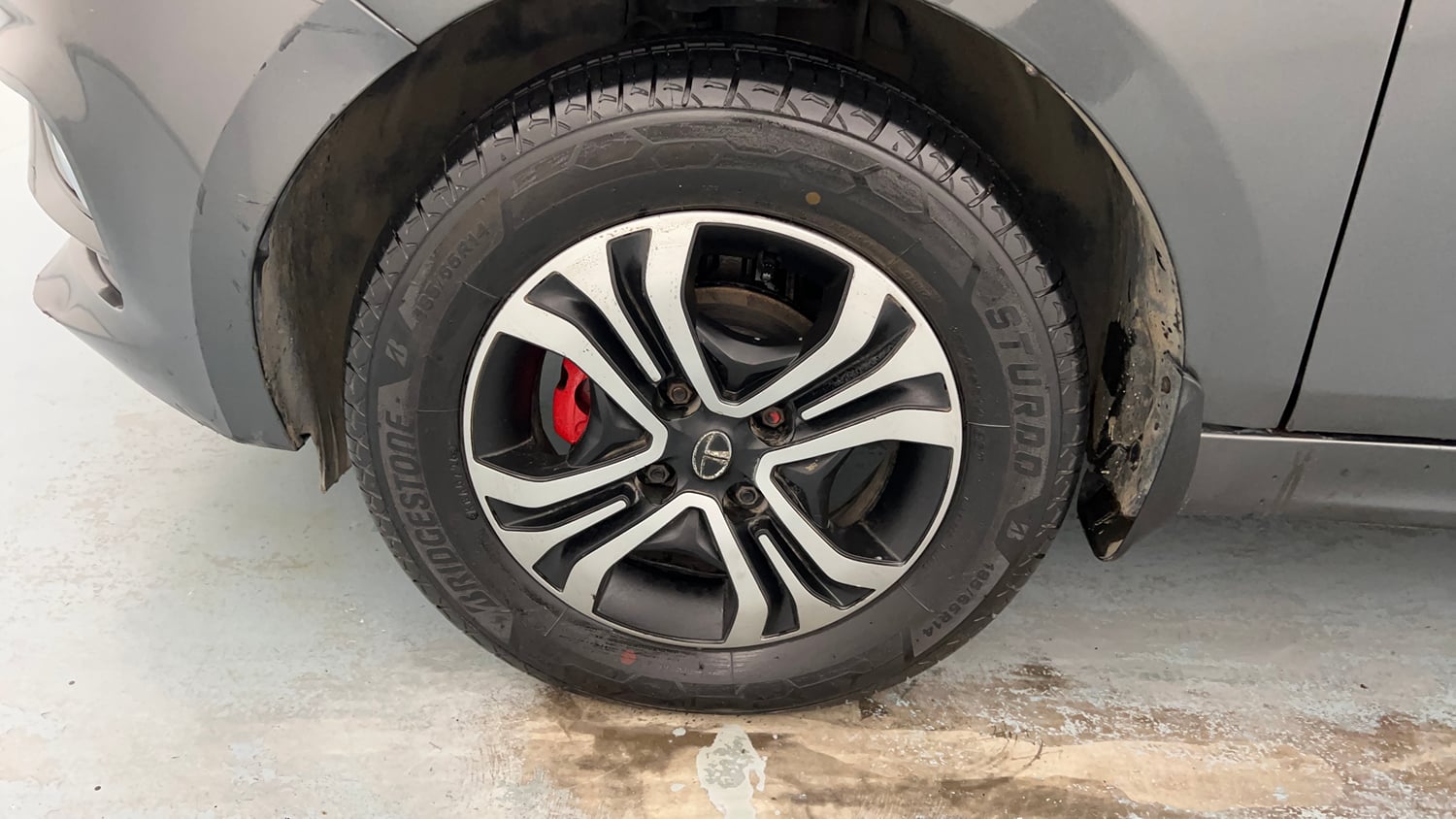 Used 2021 Tata Tiago XZ Petrol Manual tyres LEFT FRONT TYRE RIM VIEW