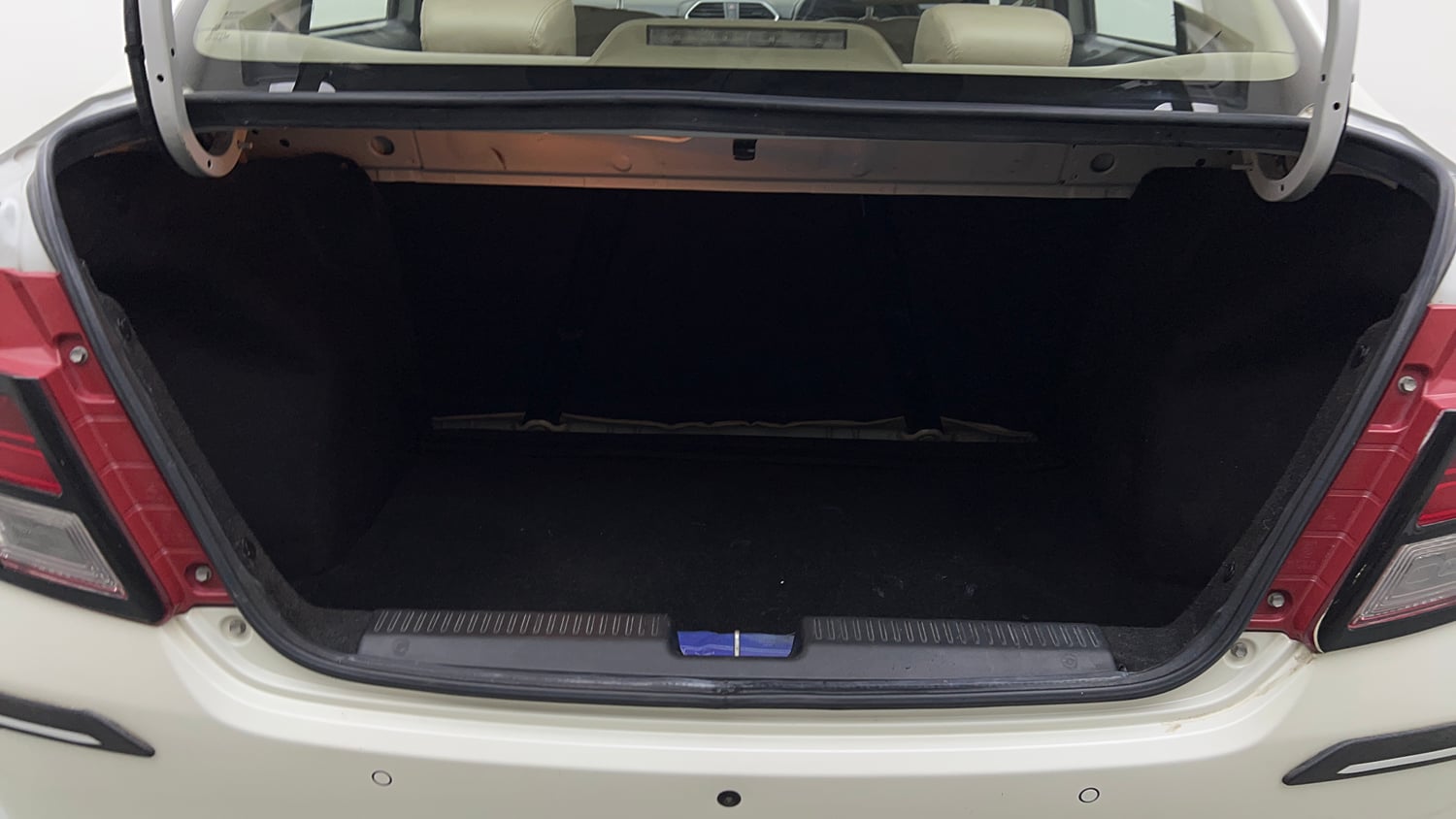 Used 2021 Maruti Suzuki Dzire VXi Petrol Manual interior DICKY INSIDE VIEW