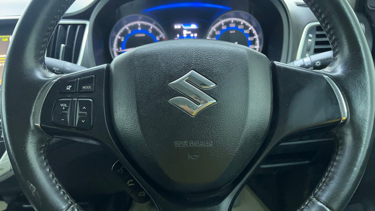 Used 2017 Maruti Suzuki Baleno Alpha 1.2 Petrol Manual top_features Airbags
