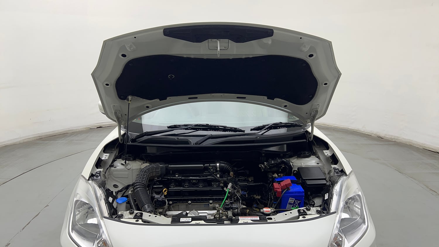 Used 2021 Maruti Suzuki Dzire VXi Petrol Manual engine ENGINE & BONNET OPEN FRONT VIEW