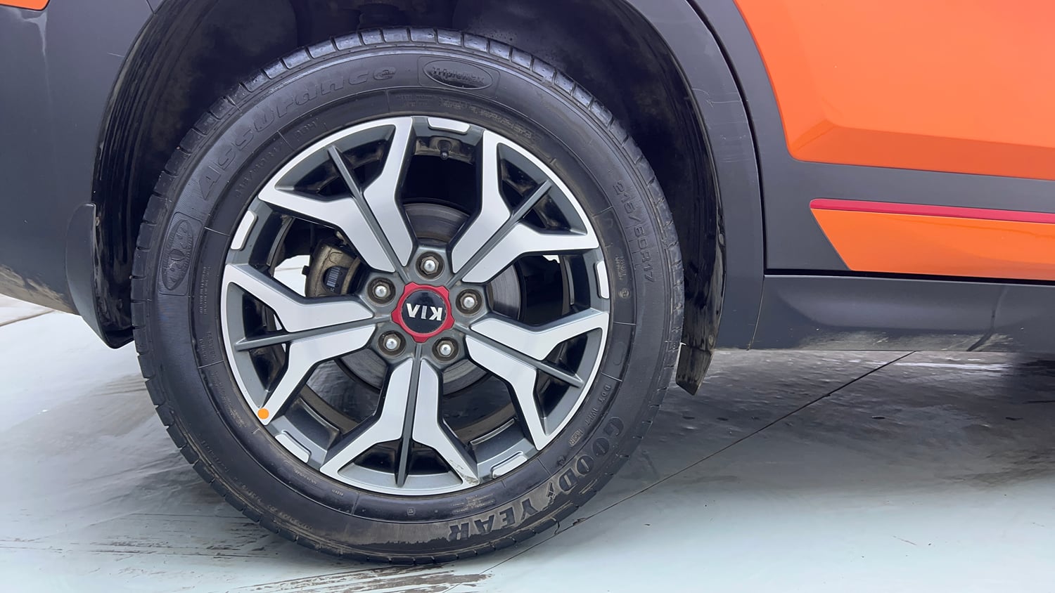 Used 2020 Kia Seltos GTX Plus 1.4 Petrol Manual tyres RIGHT REAR TYRE RIM VIEW
