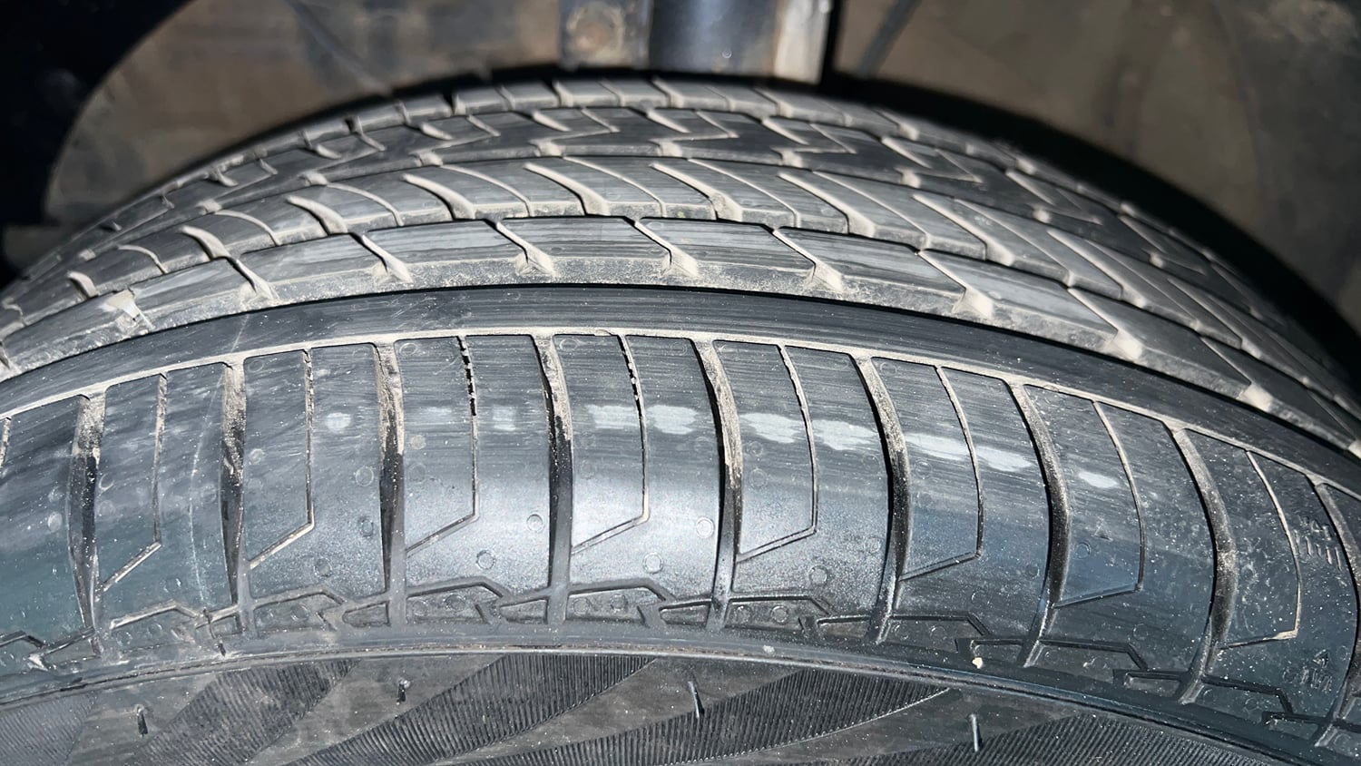Used 2023 Toyota Glanza G Petrol Manual tyres LEFT FRONT TYRE TREAD VIEW