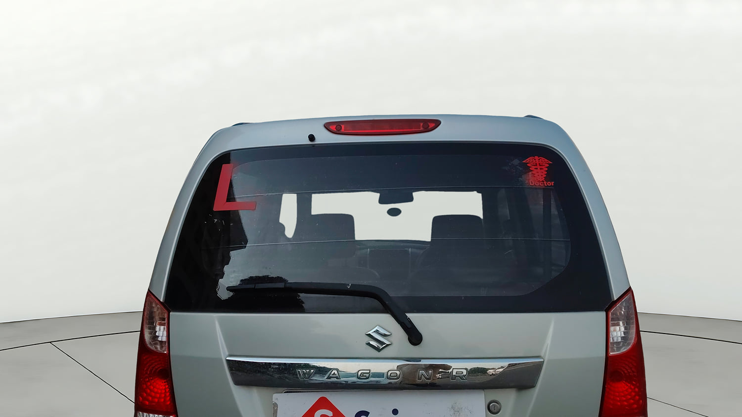 Used 2015 Maruti Suzuki Wagon R VXI Petrol Manual exterior BACK WINDSHIELD VIEW
